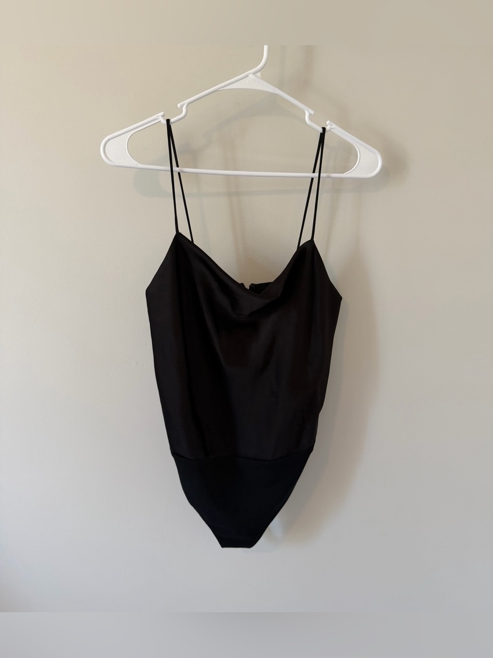 Alice And Olivia Harmon Satin Bodysuit Black Size XS Cowl Neck